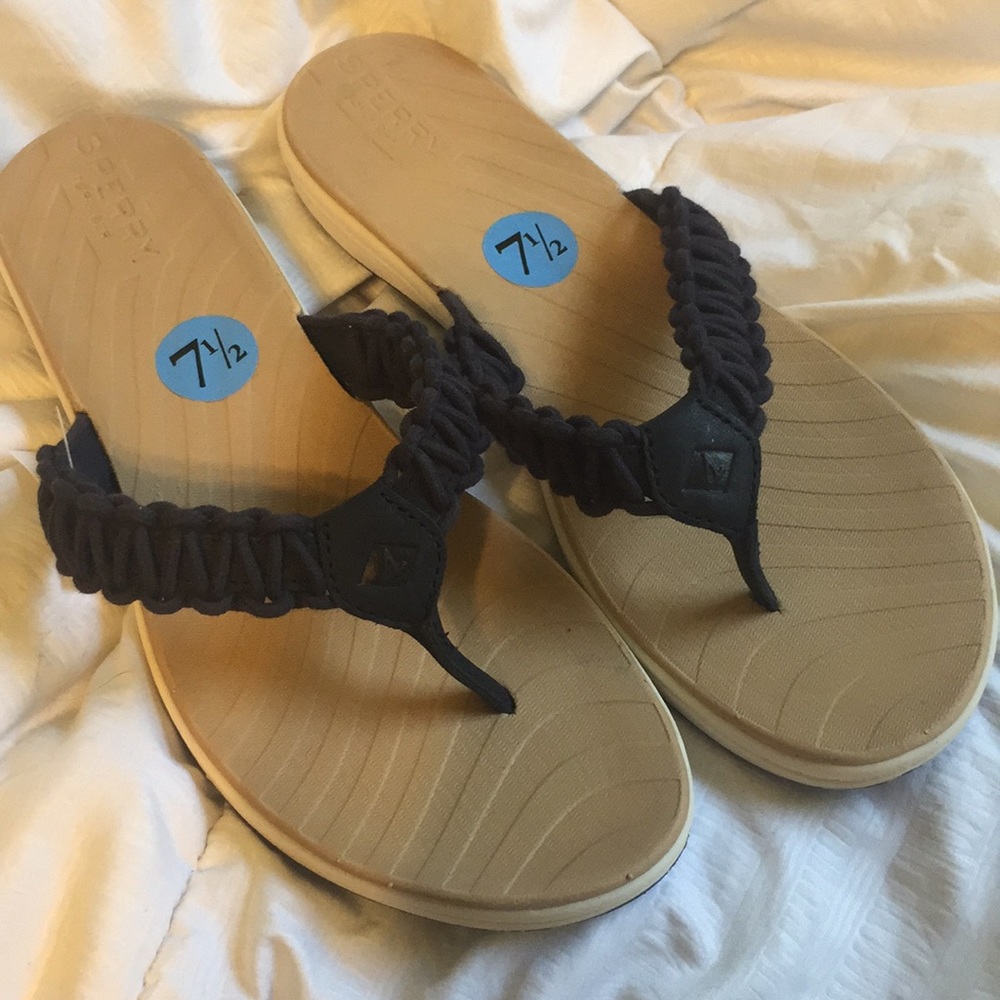 Sperry flip flops